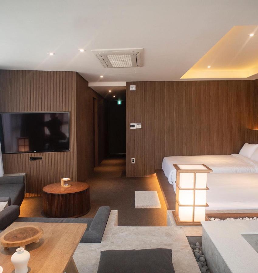 Uh Suite The Myeongdong Seul Exterior foto