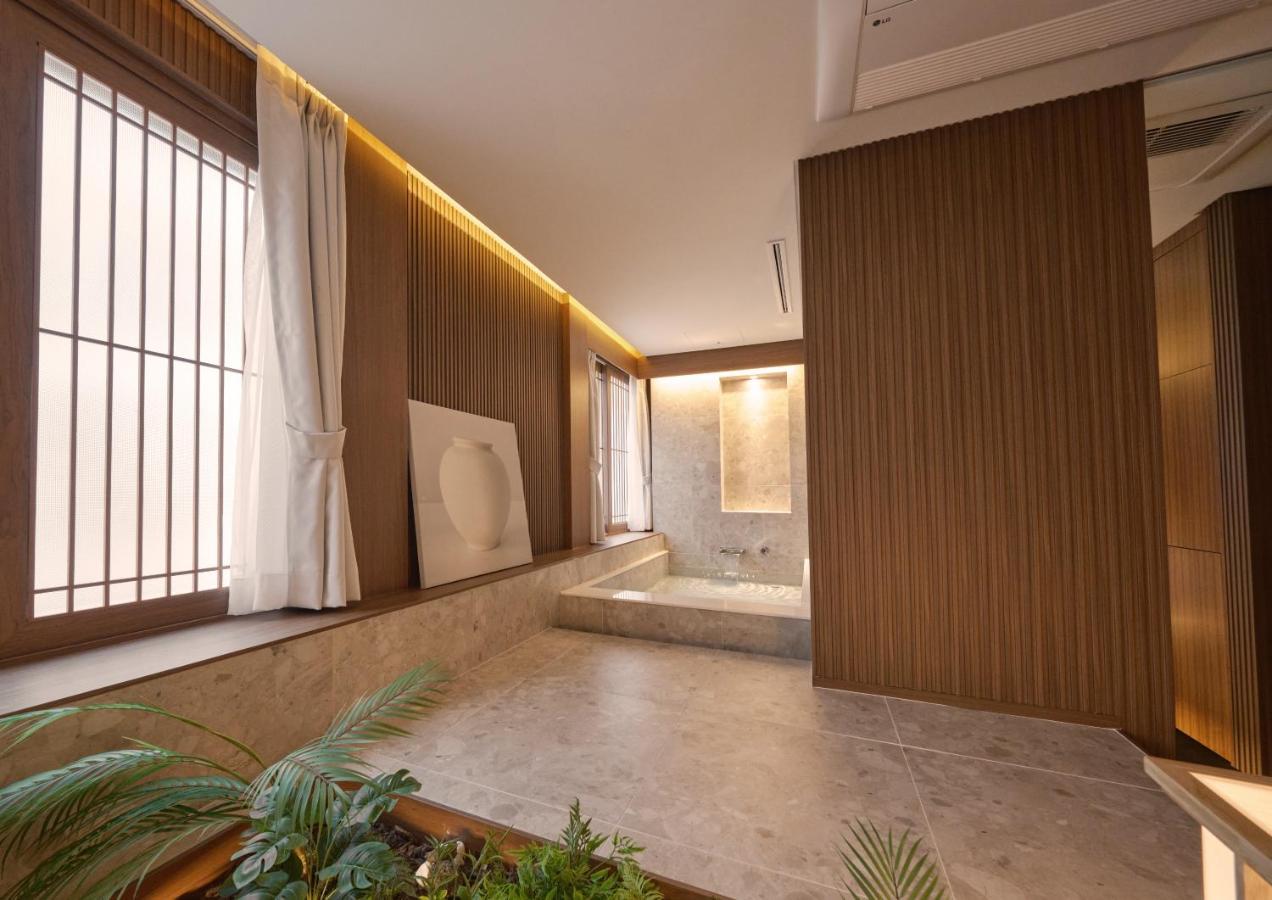Uh Suite The Myeongdong Seul Exterior foto